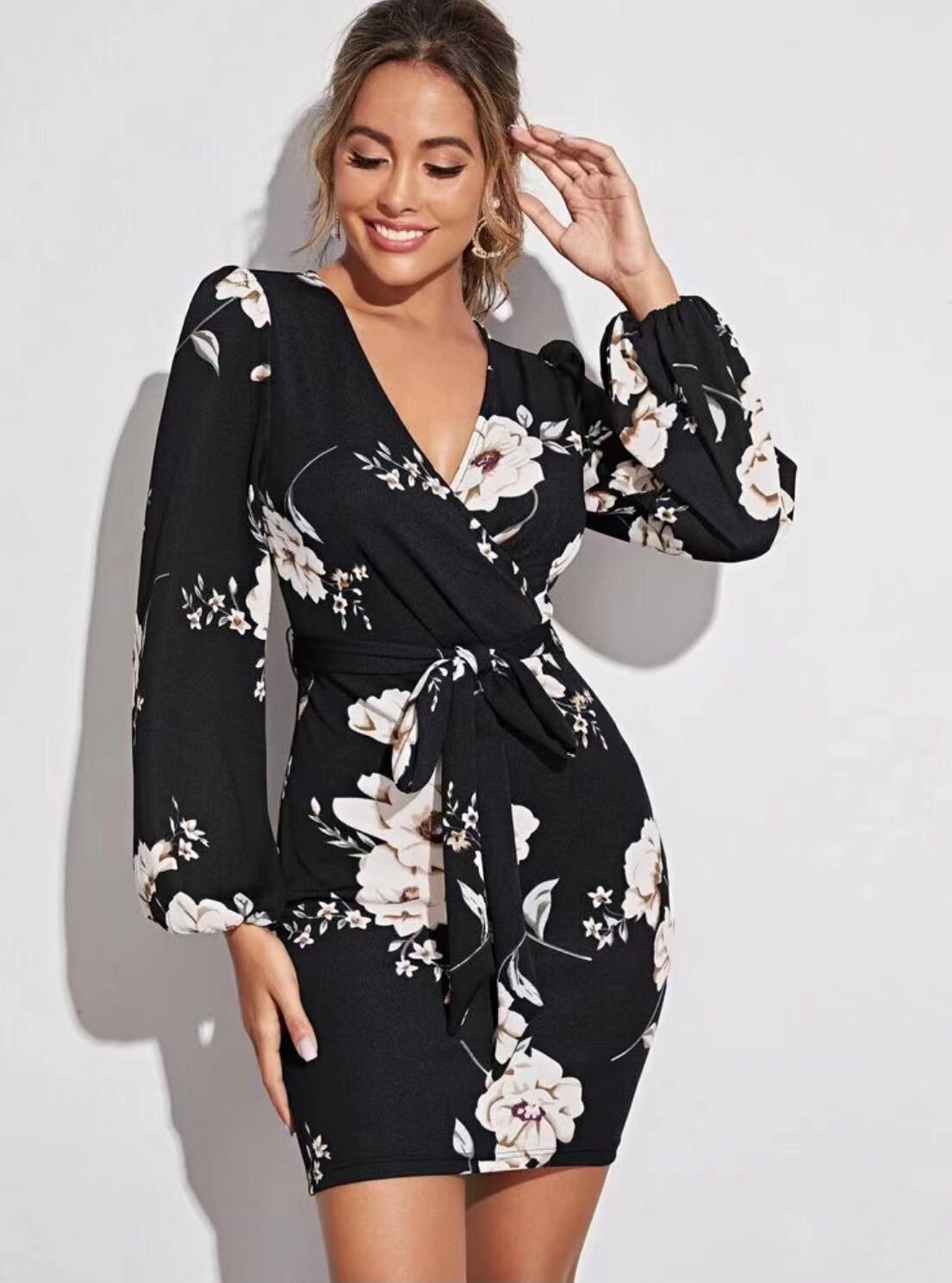 πΈ Floral V-Neck Waist-Slimming Dress β Elegant Autumn Blooms