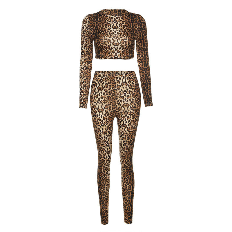 🔥 Fierce Leopard Print Two-Piece Set for Women – Long Sleeve Crop Top & High-Waist Leggings 🔥
