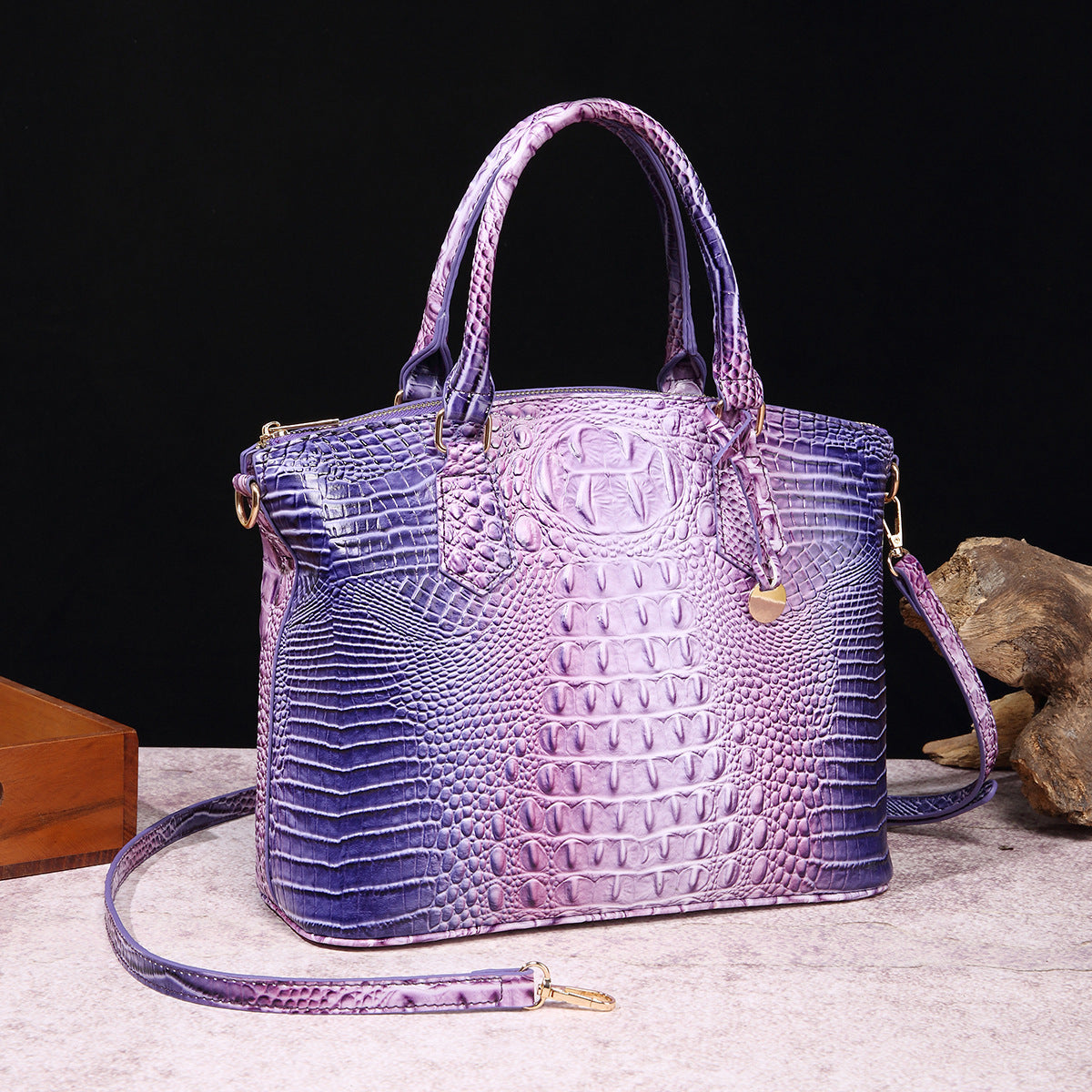 👜 Bold Luxe: Crocodile-Embossed Gradient Handbag with Convertible Strap