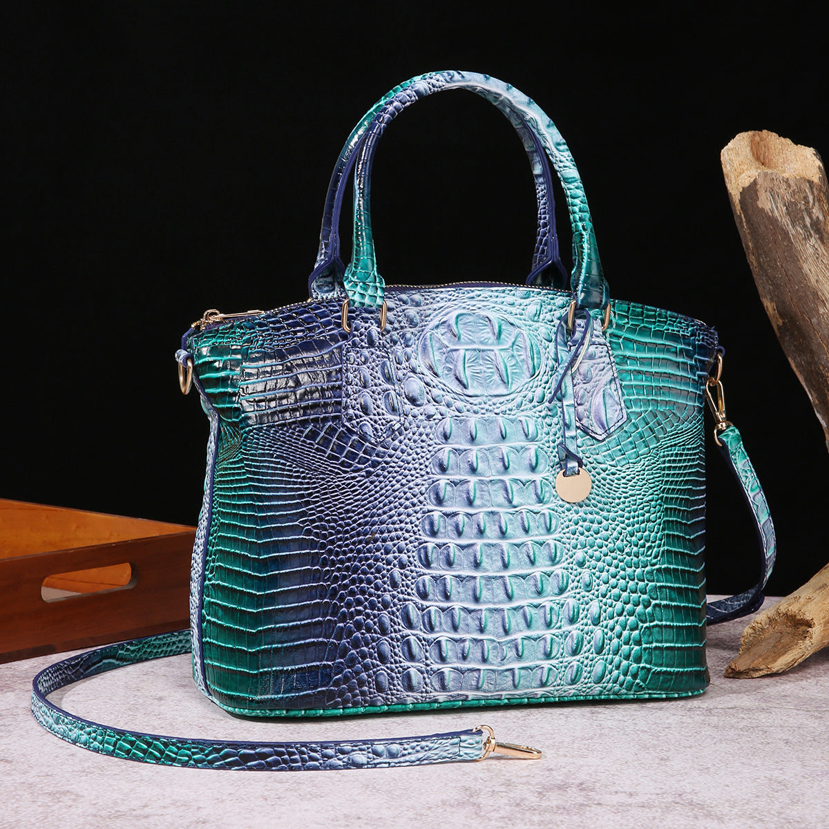 👜 Bold Luxe: Crocodile-Embossed Gradient Handbag with Convertible Strap