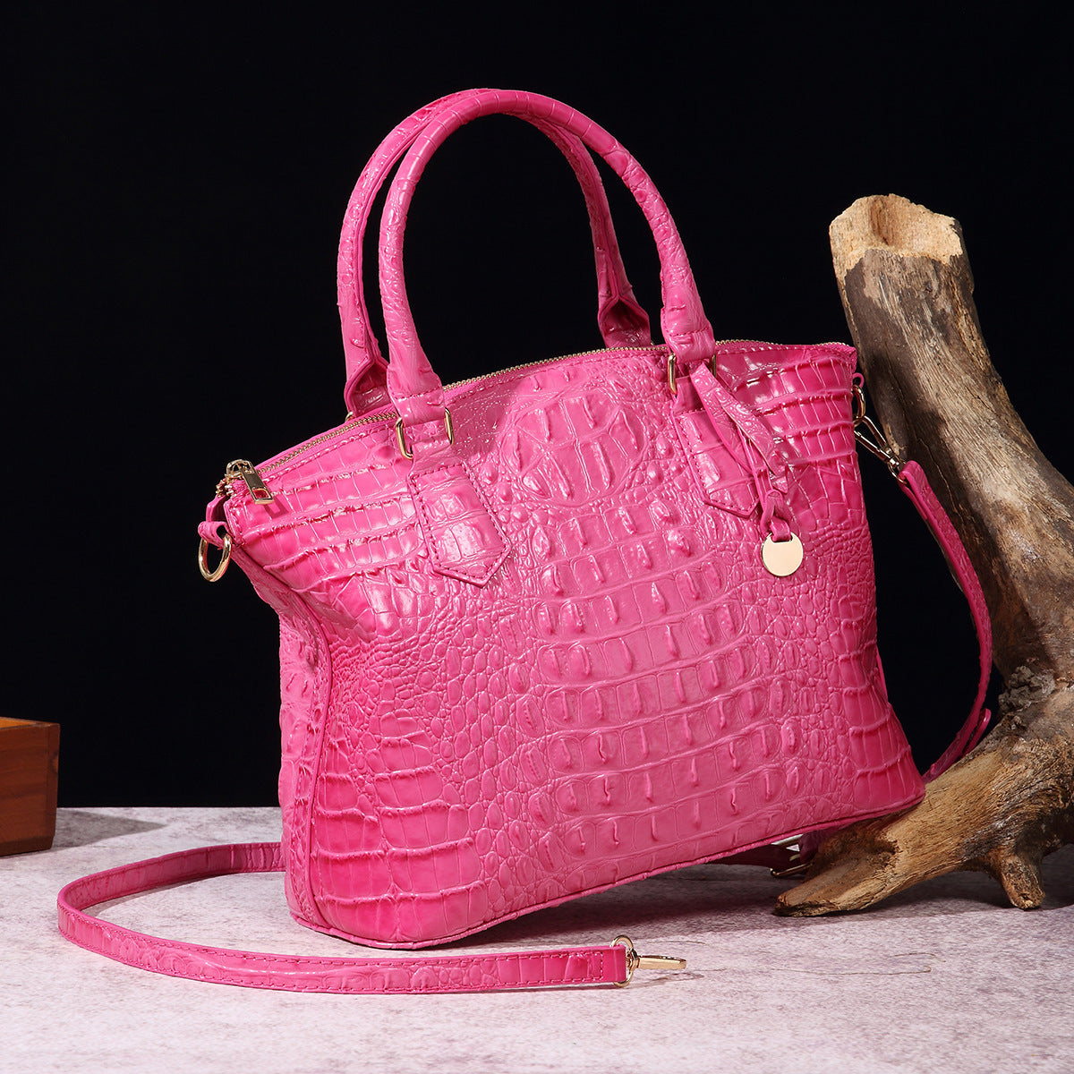 👜 Bold Luxe: Crocodile-Embossed Gradient Handbag with Convertible Strap