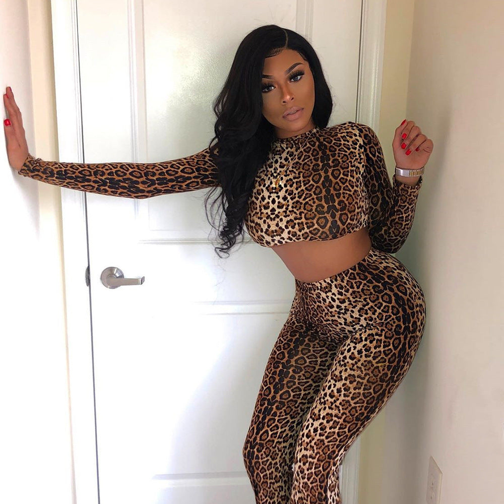 🔥 Fierce Leopard Print Two-Piece Set for Women – Long Sleeve Crop Top & High-Waist Leggings 🔥