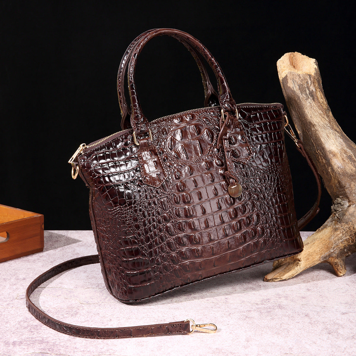 👜 Bold Luxe: Crocodile-Embossed Gradient Handbag with Convertible Strap