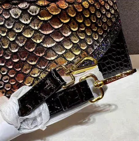 👜 Retro Leather Crocodile Embossed Messenger Bag – Contrast Color Shoulder Bag with Phone Pocket