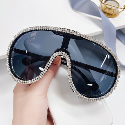 😎 GlamShield Diamond-Studded UV400 Sunglasses – Luxe Outdoor Eyewear