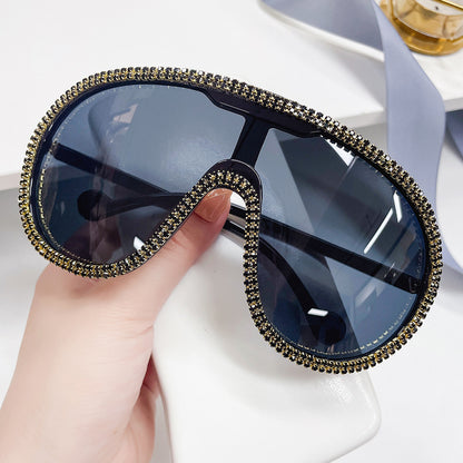 😎 GlamShield Diamond-Studded UV400 Sunglasses – Luxe Outdoor Eyewear