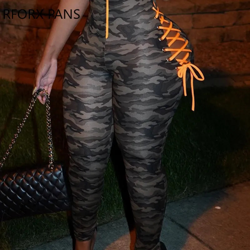 🔥 Women's Camouflage Lace-Up Bodycon Jumpsuit – Contrast Strap Detail, Sleeveless Zip-Up Design
