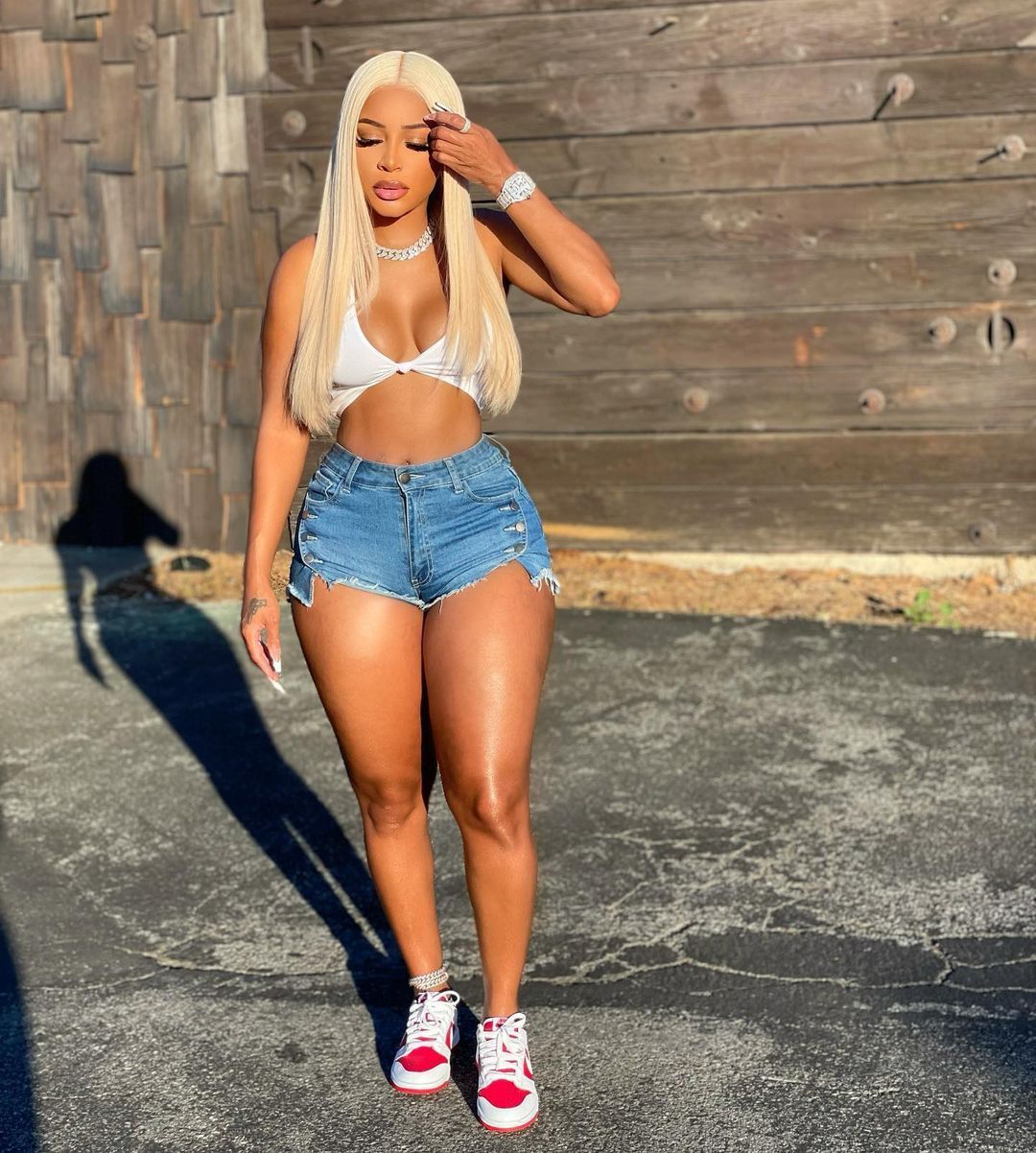 Curve Appeal High-Waist Denim Shorts – Button Detail & Street Fit