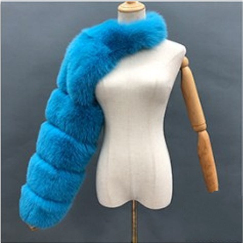 Women’s Luxury Oversized Faux Fur Shoulder Wrap – Plush Winter Fashion Stole, Bold Statement Shawl for Elegant Outfits